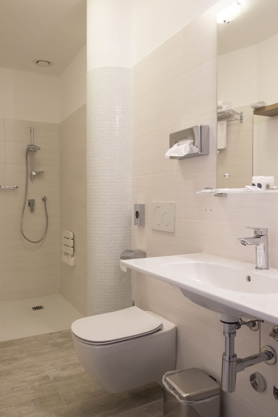 Standard Double Room, 1 Double Bed | Bathroom | Shower, rainfall showerhead, free toiletries, hair dryer