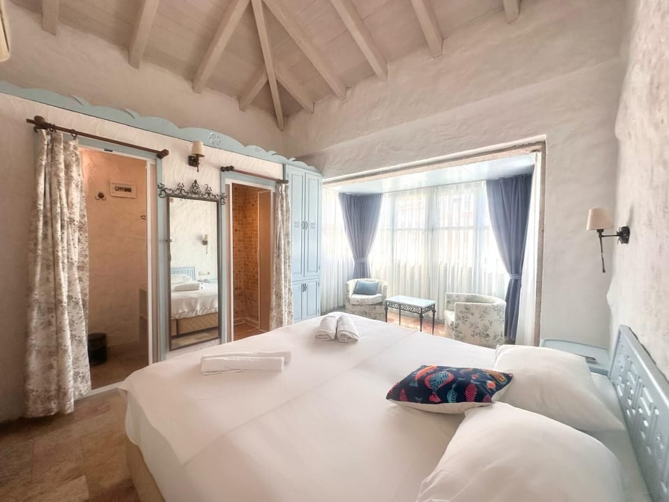 Basic Room | Premium bedding, free WiFi, bed sheets
