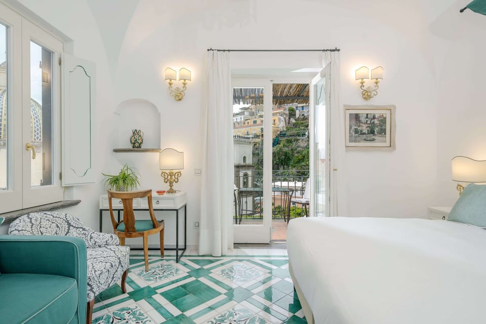 Comfort Room | Frette Italian sheets, premium bedding, minibar, in-room safe