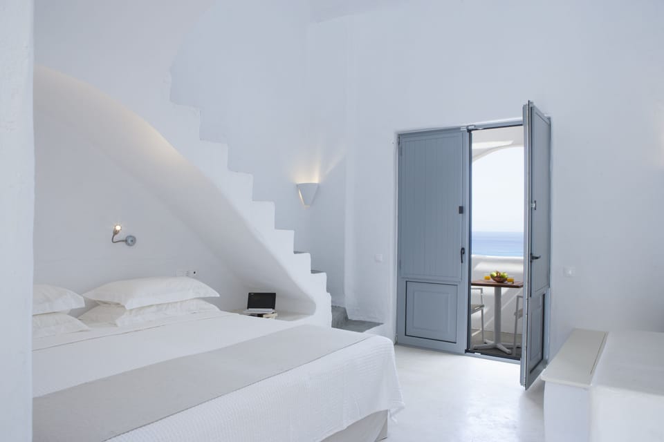 Suite, Jetted Tub (External) | Premium bedding, pillowtop beds, minibar, in-room safe
