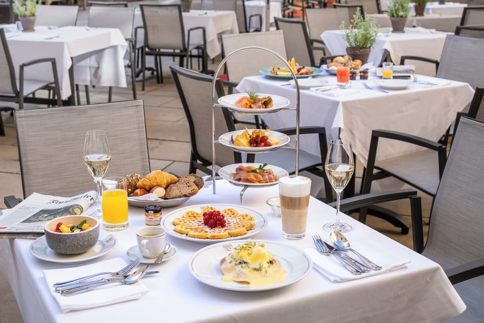 Daily buffet breakfast for a fee