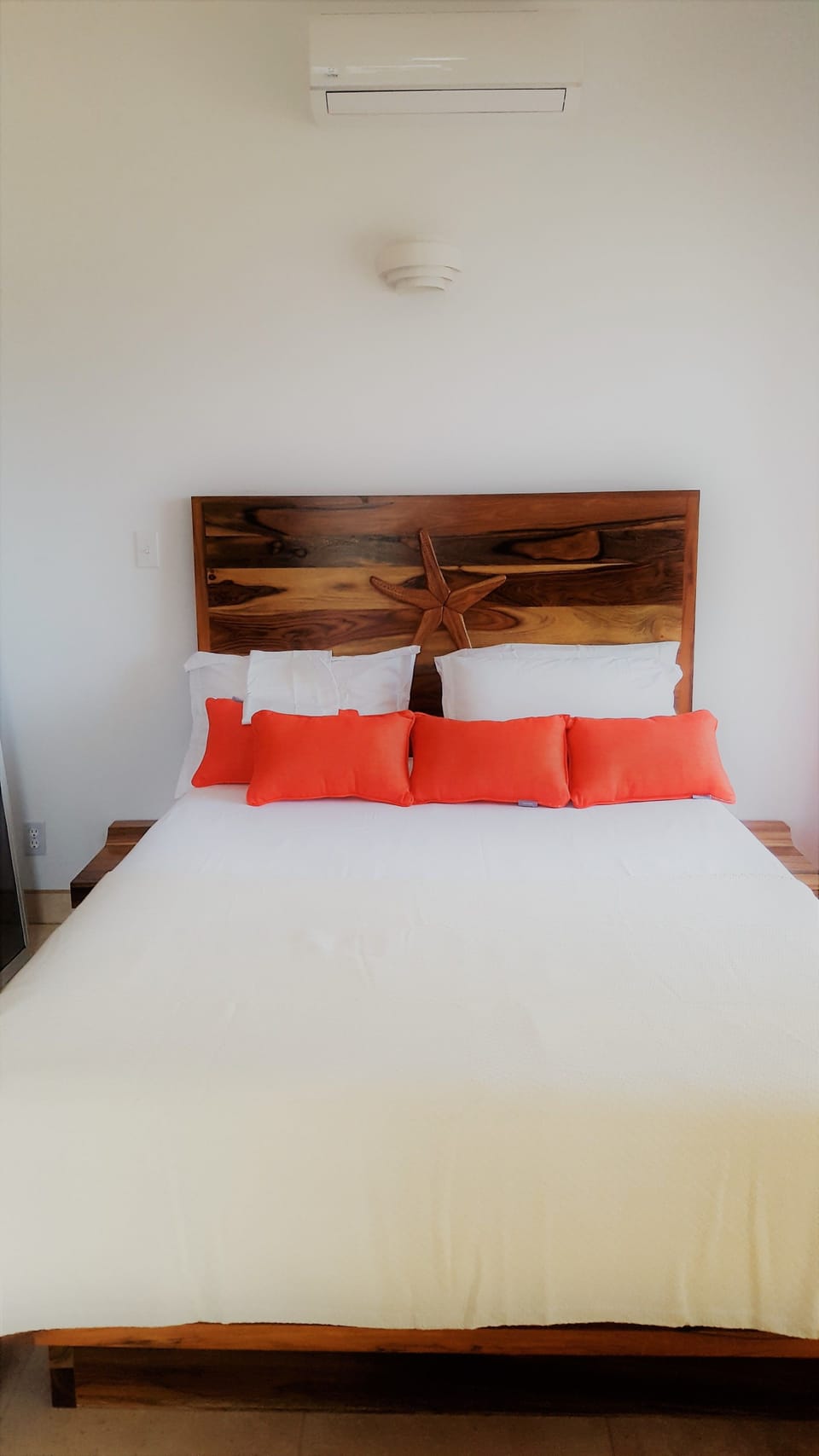Panoramic Condo, 1 Bedroom, Ocean View | Egyptian cotton sheets, premium bedding, pillowtop beds, in-room safe
