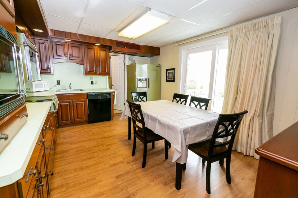 Studio, Multiple Beds, Non Smoking, City View | WiFi (free)