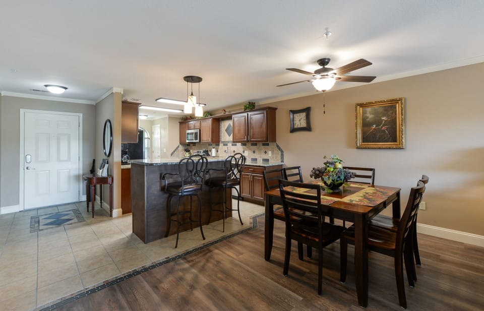 Dining room with seats at the Island