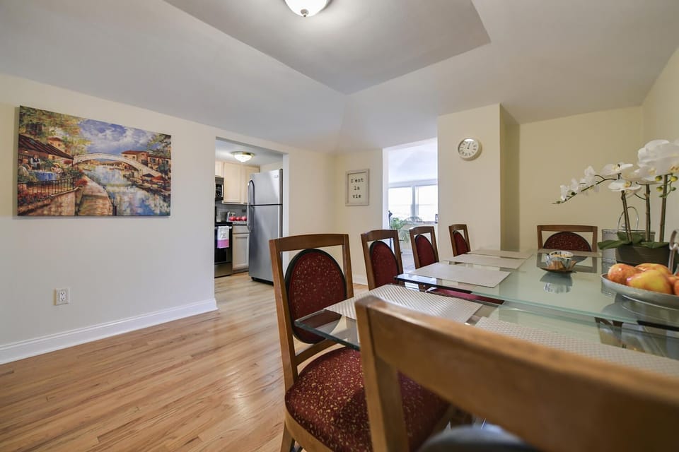 Dinning Room Table for 6 people