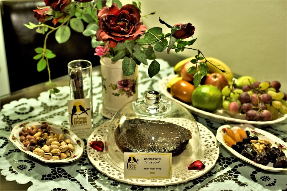 Deluxe Studio Suite | Food and drink