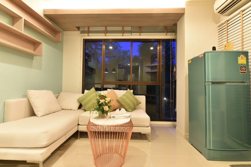 2 Bedroom Apartment | Living area | Flat-screen TV
