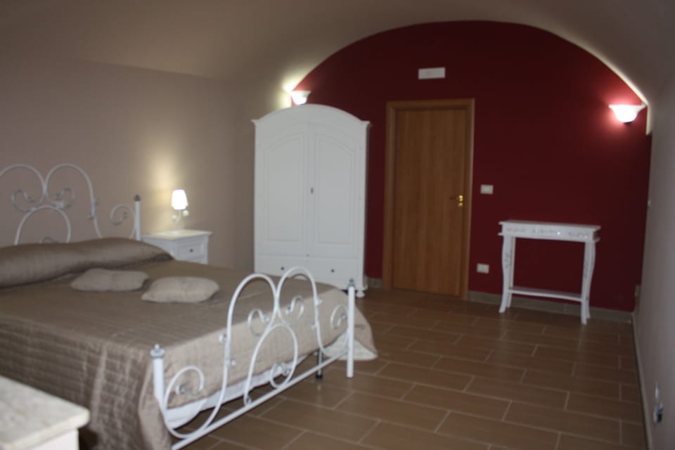 Classic Double Room, 1 King Bed with Sofa bed, Ground Floor | Frette Italian sheets, premium bedding, memory foam beds, minibar