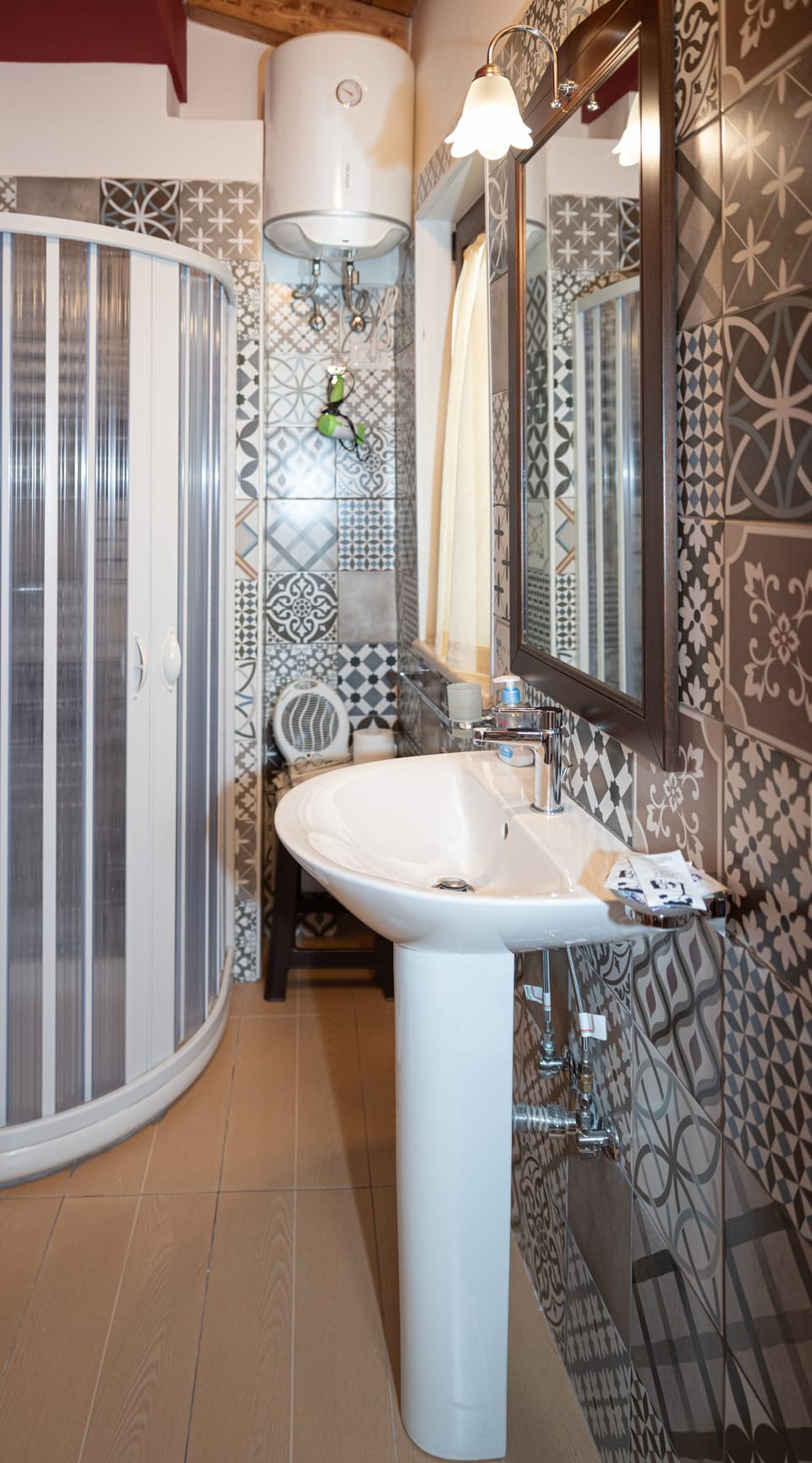 Economy Double Room, 1 Bedroom, Private Bathroom, Tower | Bathroom | Shower, free toiletries, hair dryer, bathrobes