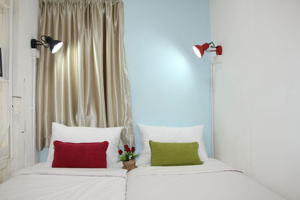 Standard Twin Room | Free WiFi