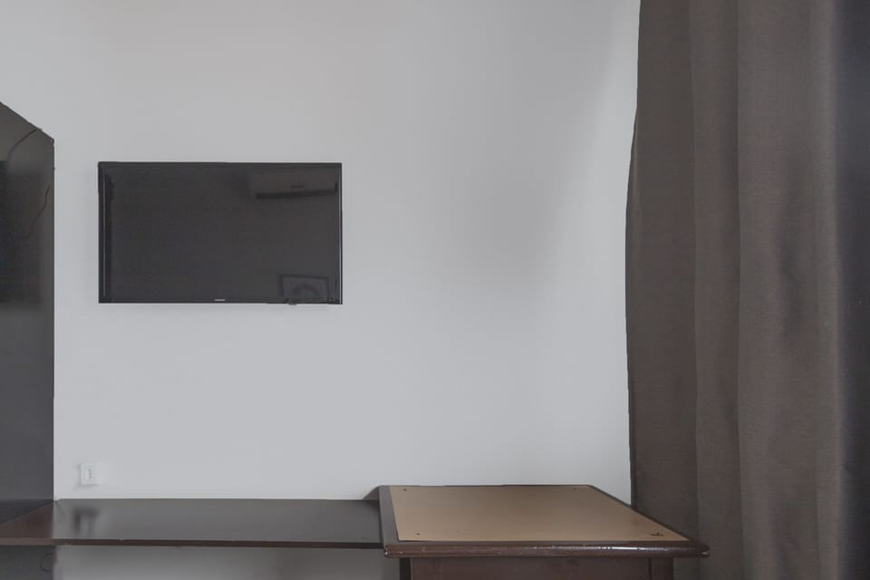 Standard Twin Room | Iron/ironing board (on request), WiFi (free)