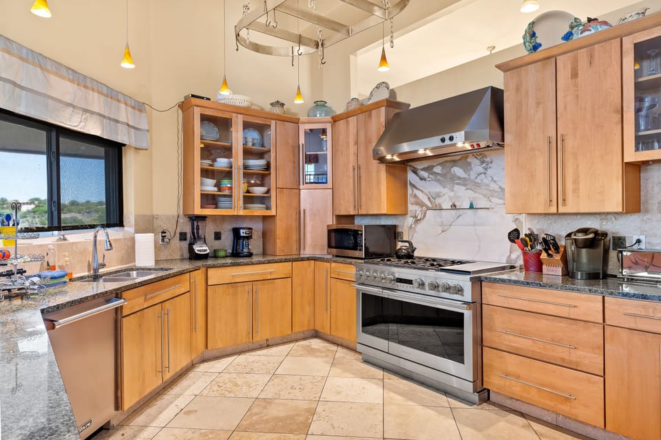 Kitchen: main level