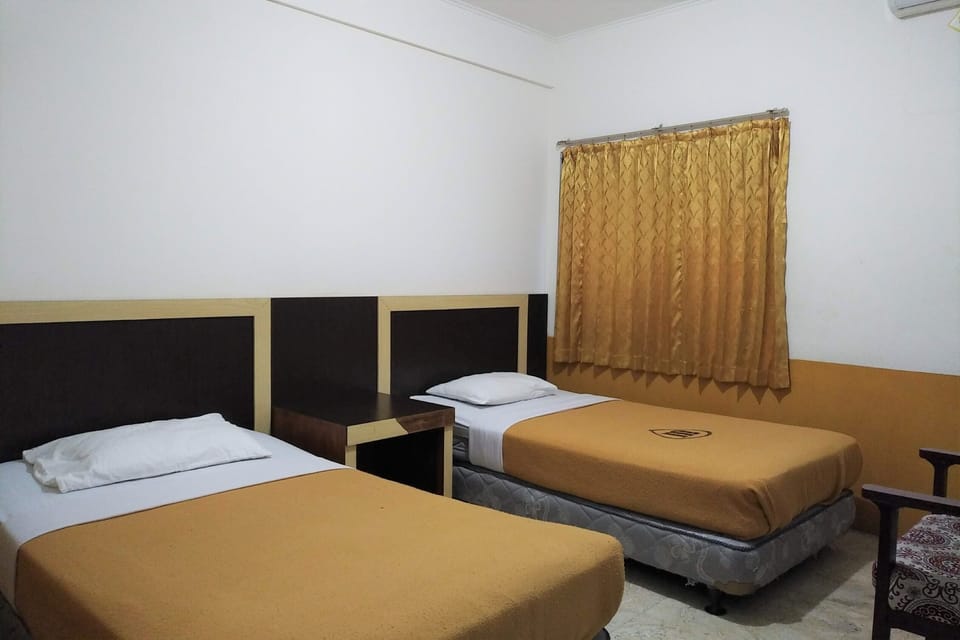 Superior Twin Room | Desk, free wired internet, bed sheets