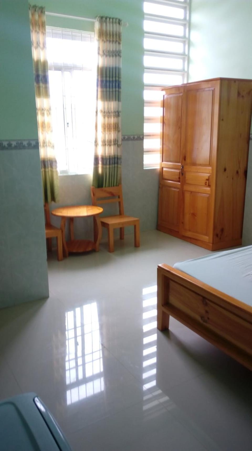 Minibar, free WiFi, bed sheets