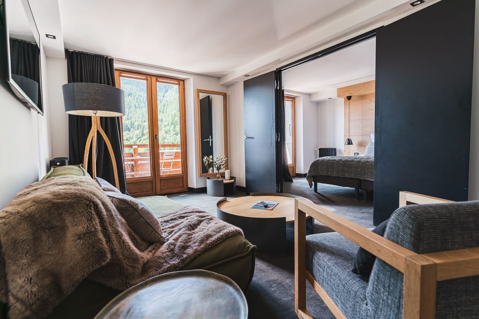 Family Suite | Premium bedding, in-room safe, desk, soundproofing