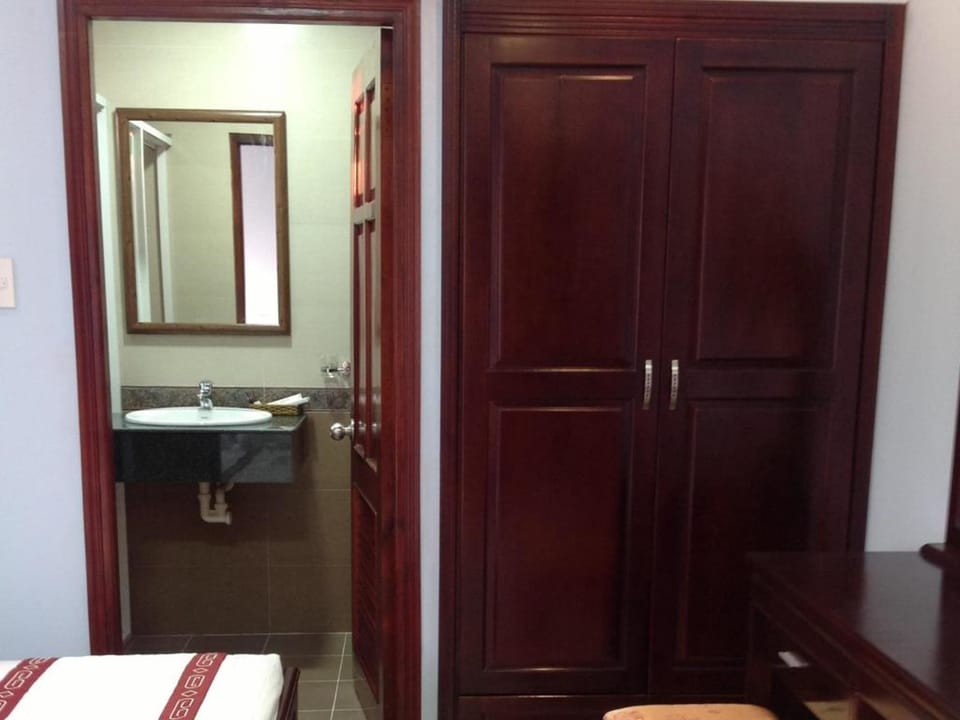 Double Room | Minibar, in-room safe, desk, free WiFi
