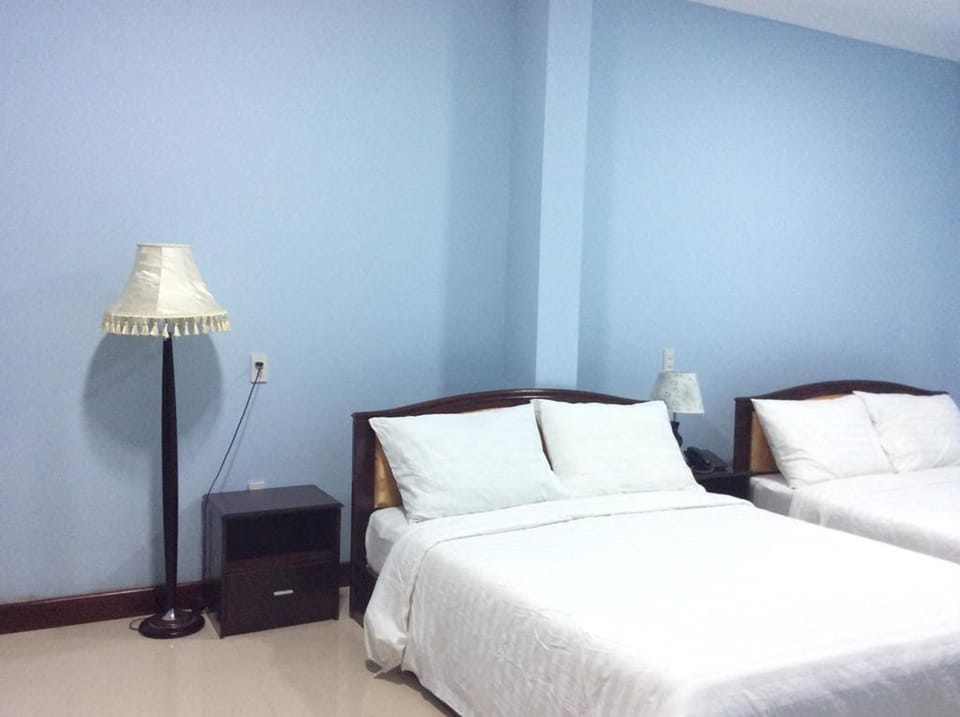 Quadruple Room | Minibar, in-room safe, desk, free WiFi