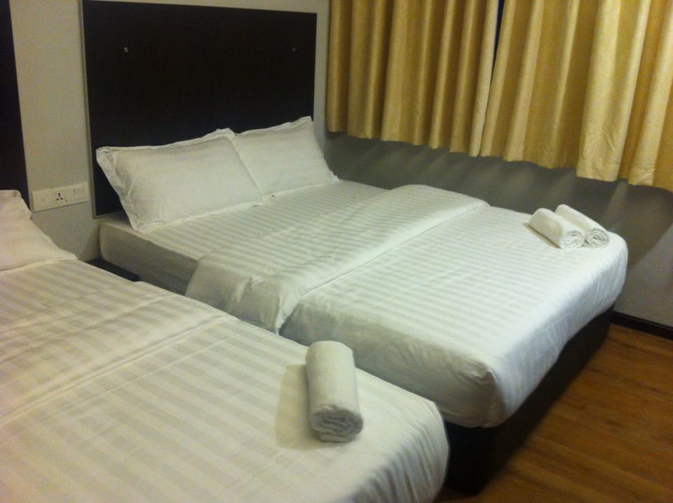 Family Room | Desk, iron/ironing board (on request), WiFi (free)