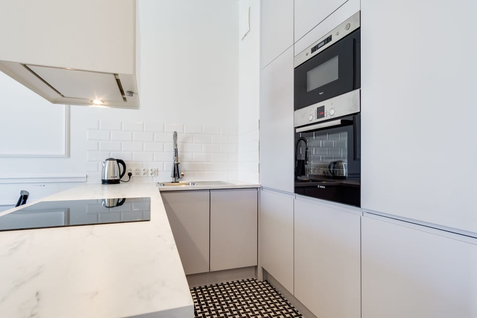 Apartment | Private kitchenette | Fridge, microwave, oven, stovetop