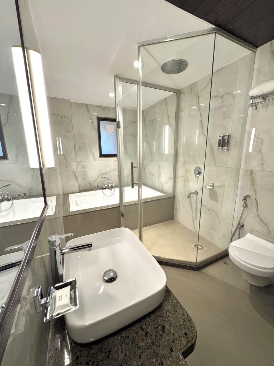 Royal Suite | Bathroom | Towels, soap, shampoo, toilet paper