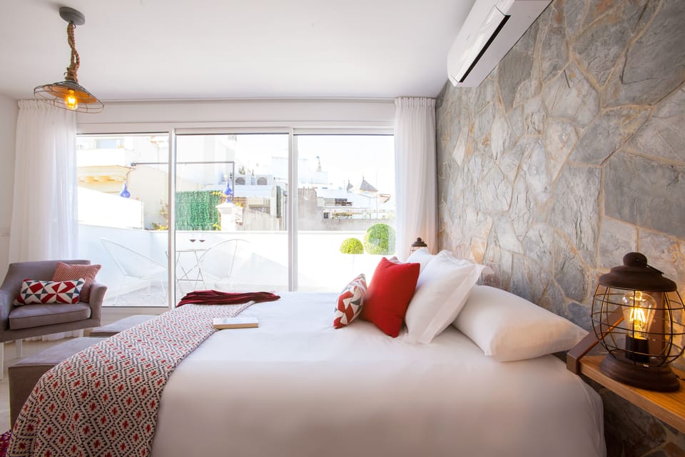 Casa de Mariana 5. Terraza. COME TO SEVILLA | Iron/ironing board (on request), WiFi (free), bed sheets