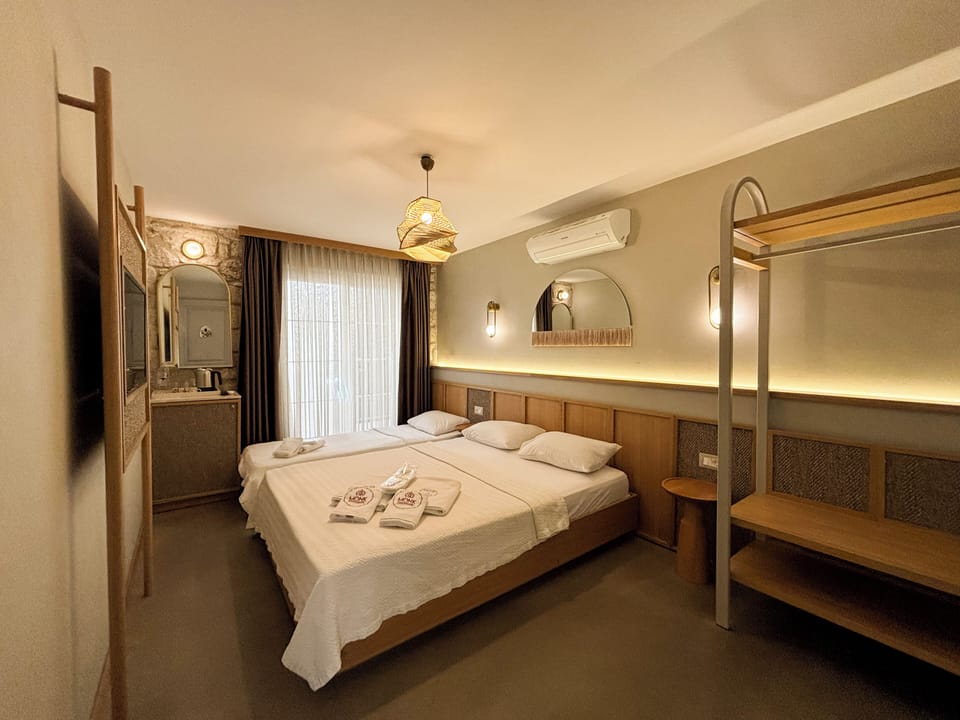 Minibar, in-room safe, soundproofing, iron/ironing board