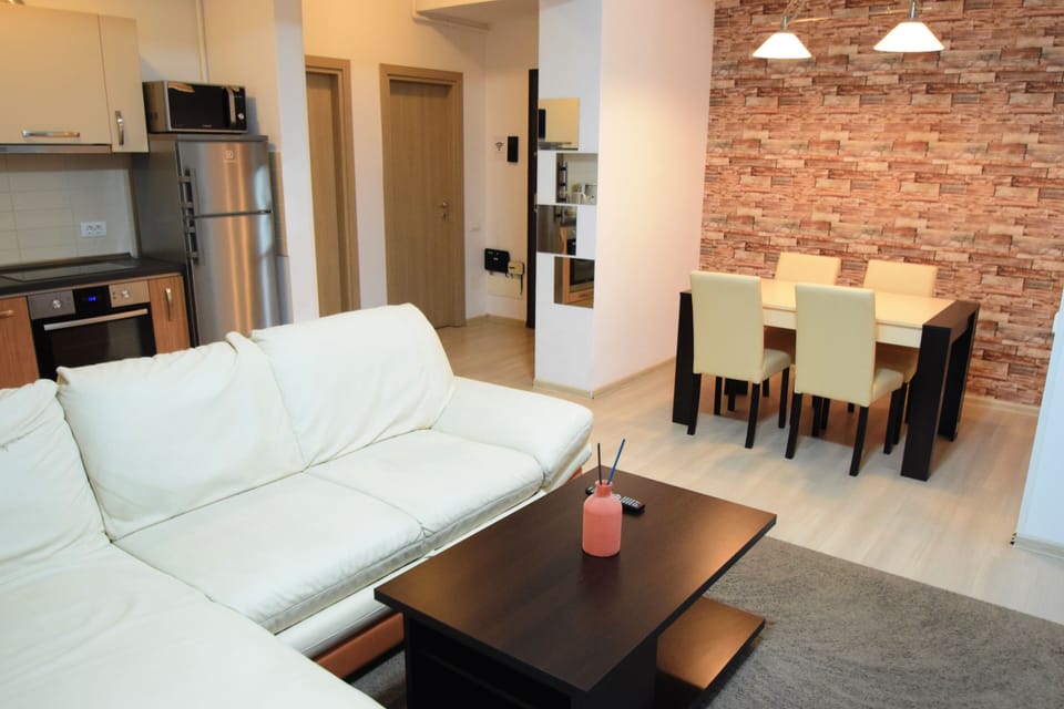 Apartment, 2 Bedrooms 20 | Living room | LED TV