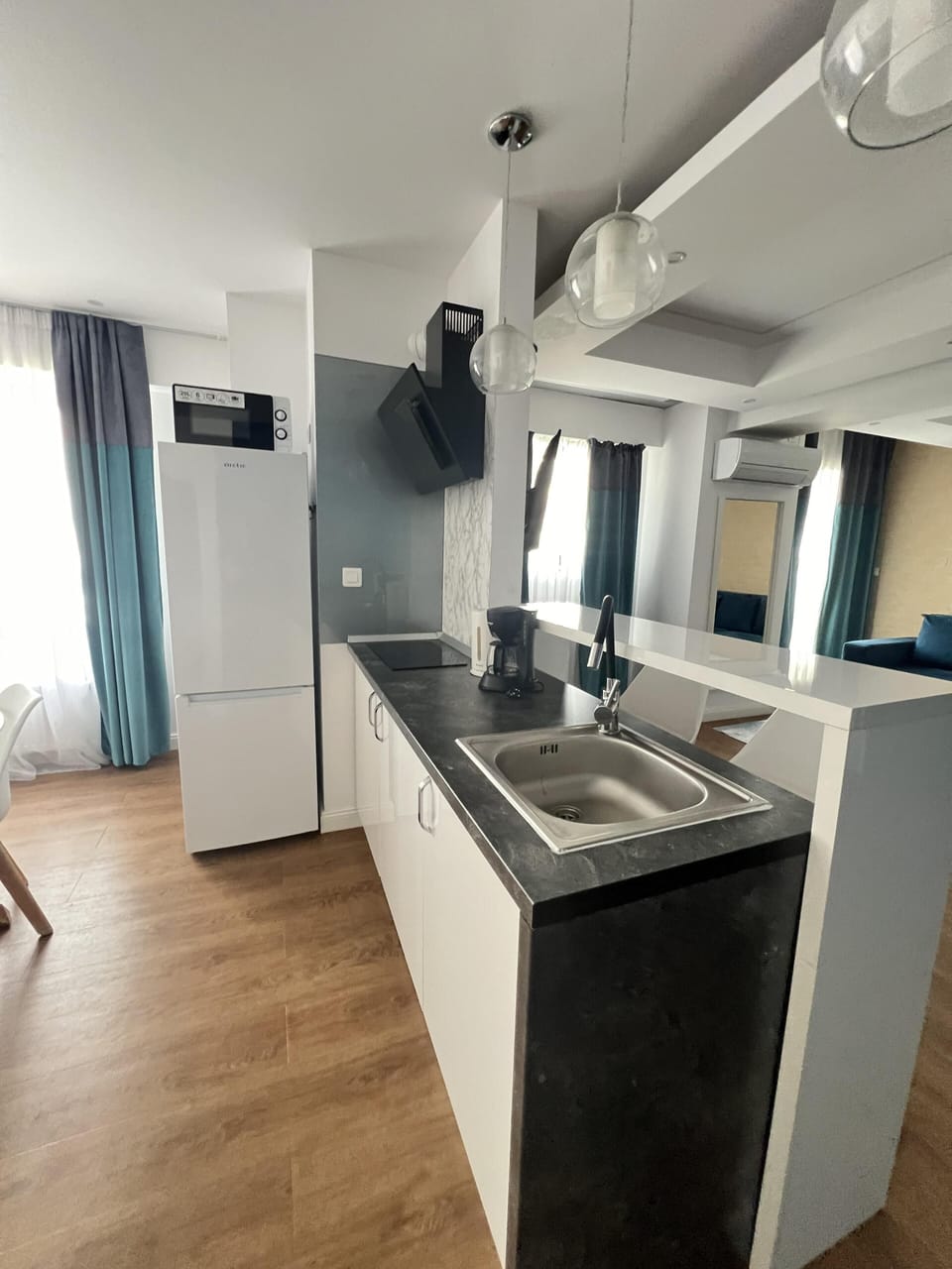 Apartament 1 Bedroom D124 | Private kitchen | Fridge, microwave, oven, stovetop