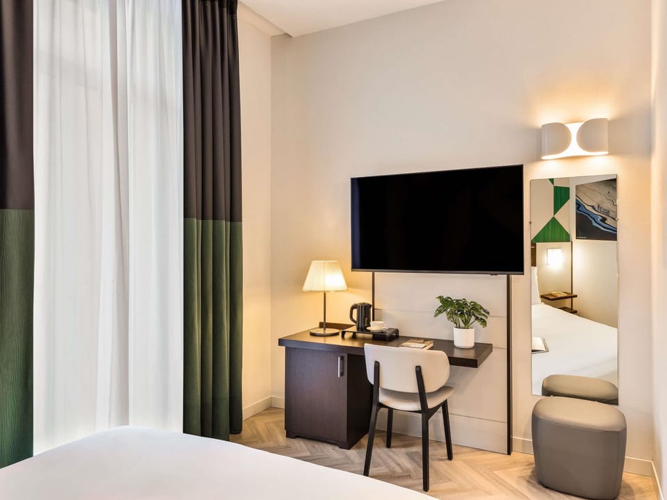 Superior Double Room | Premium bedding, minibar, in-room safe, desk