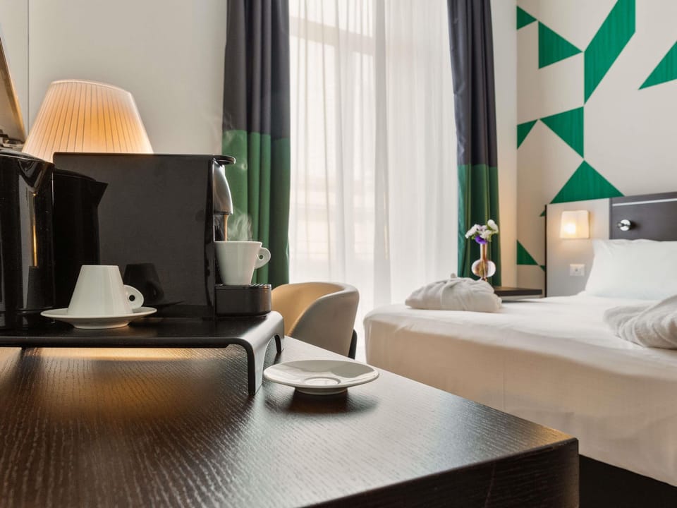 Privilege, Superior Double Room, 1 Double Bed | Premium bedding, minibar, in-room safe, desk