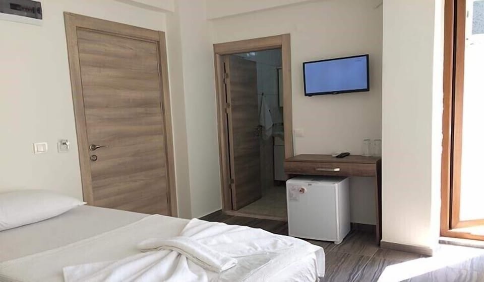 Standard Double or Twin Room | WiFi (free), bed sheets