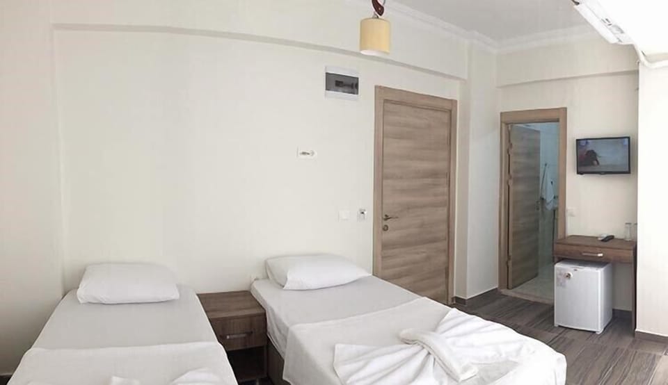 Standard Double or Twin Room | WiFi (free), bed sheets