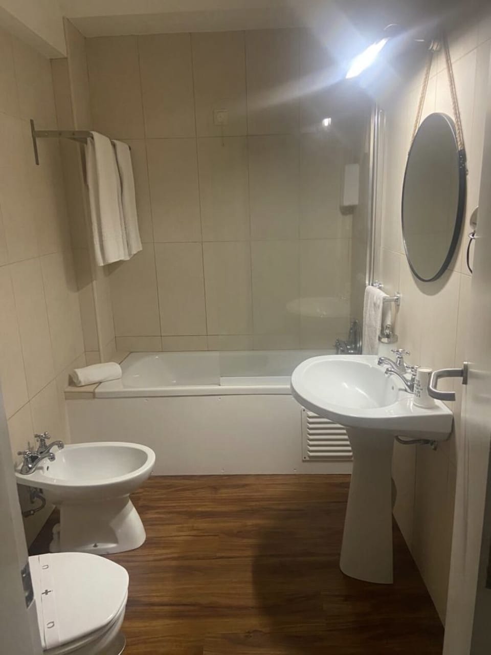 Junior Suite, Balcony | Bathroom | Free toiletries, hair dryer, towels