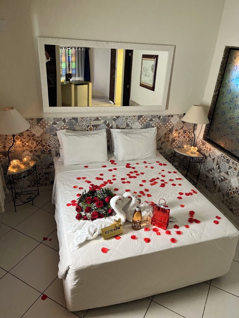 Grand Room, 1 Bedroom, Jetted Tub | Hypo-allergenic bedding, blackout drapes, free WiFi, bed sheets
