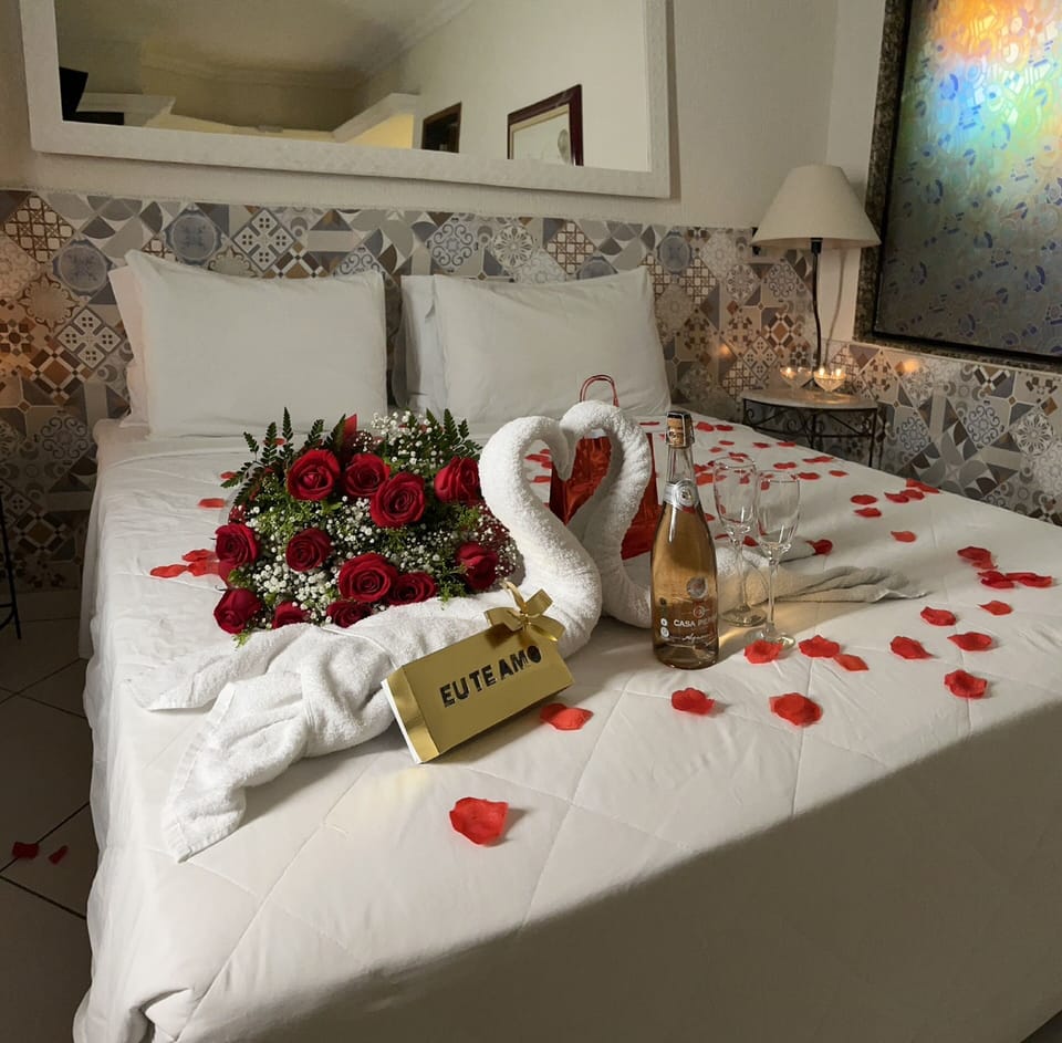 Grand Room, 1 Bedroom, Jetted Tub | Hypo-allergenic bedding, blackout drapes, free WiFi, bed sheets