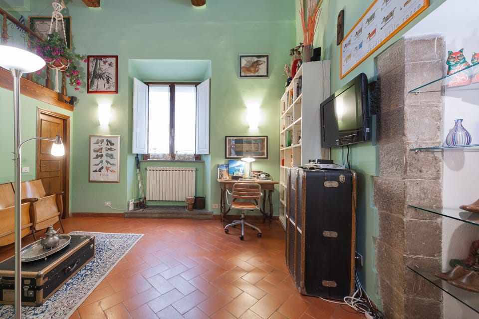 LEONARDO SITTYING ROOM