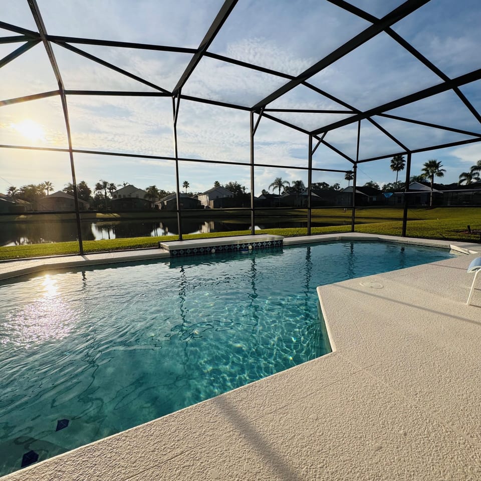 Private Pool & Lake View