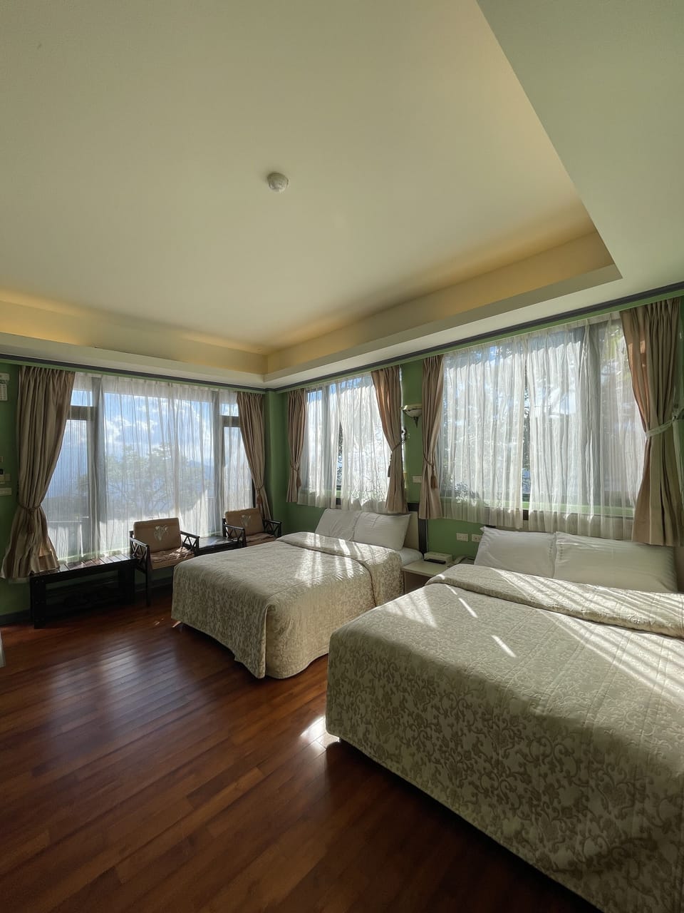 Standard Quadruple Room | Desk, blackout drapes, soundproofing, free WiFi