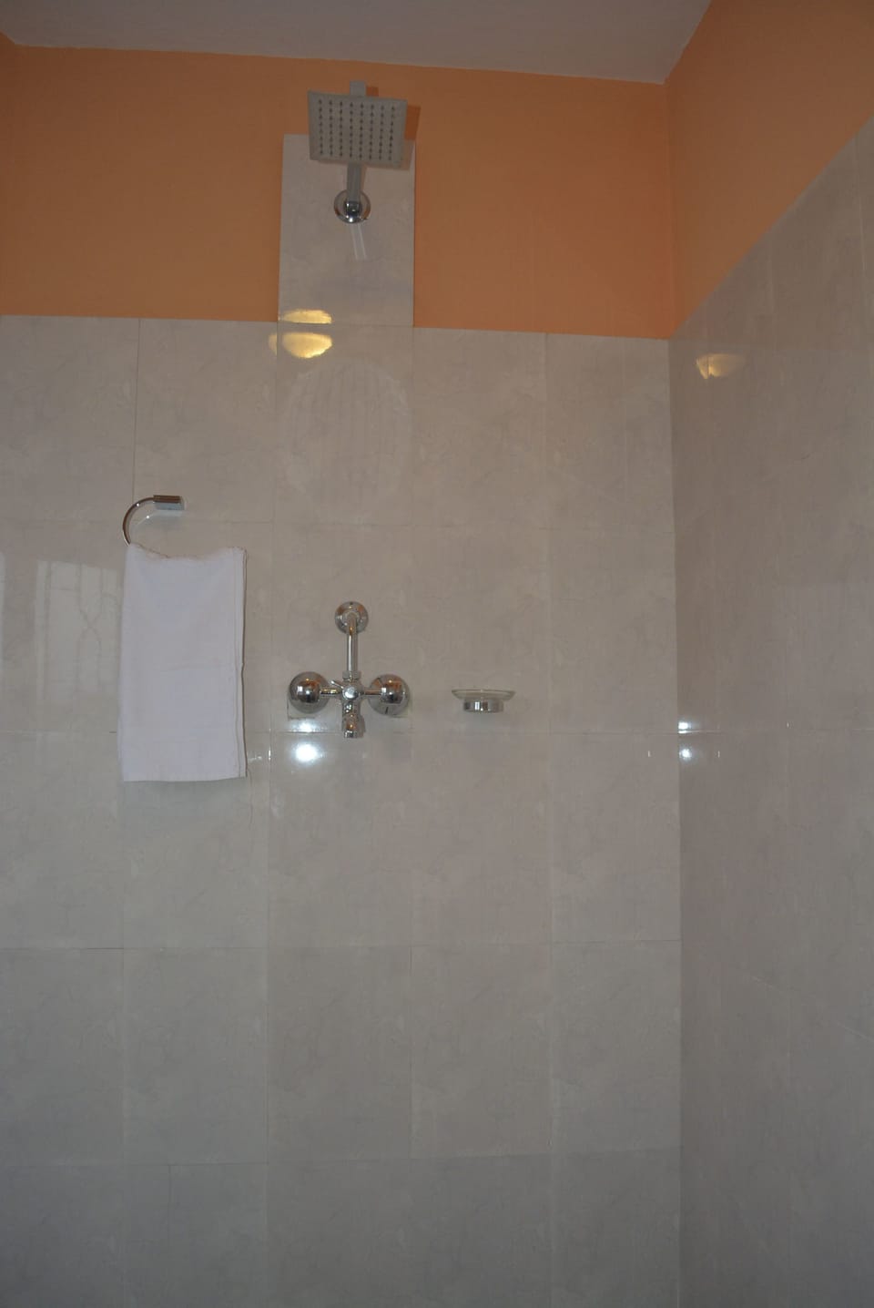 Basic Room, 1 Bedroom, Garden View | Bathroom shower
