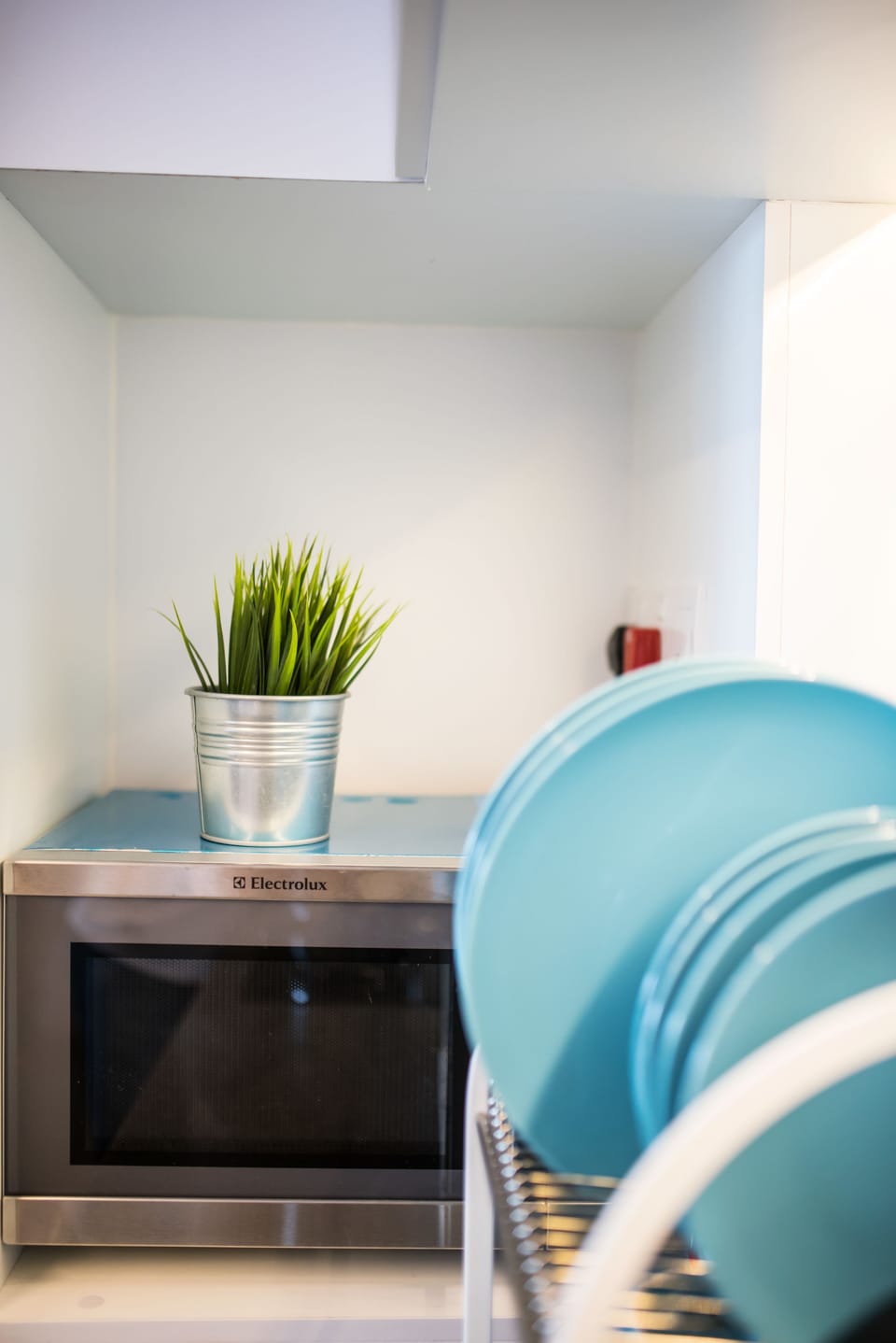 Fridge, microwave, stovetop, electric kettle