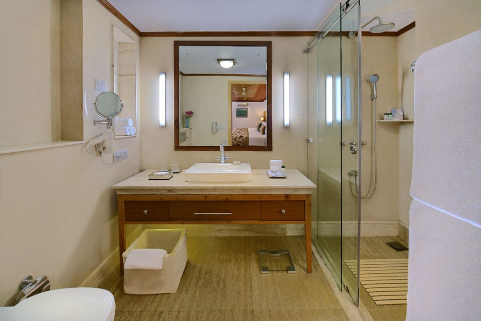 Shower, towels