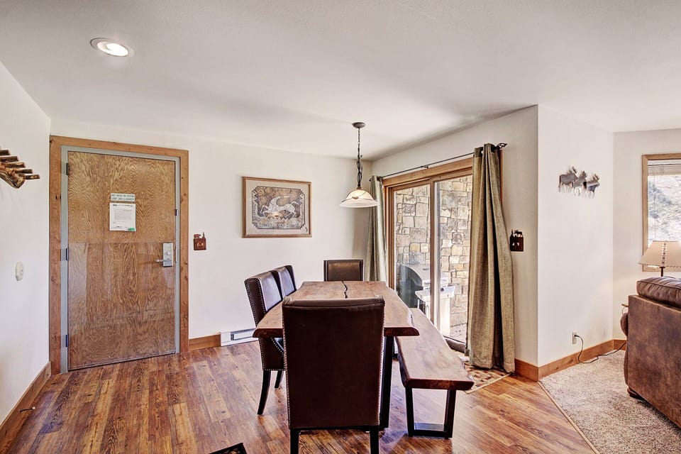 Condo, 2 Bedrooms | In-room dining