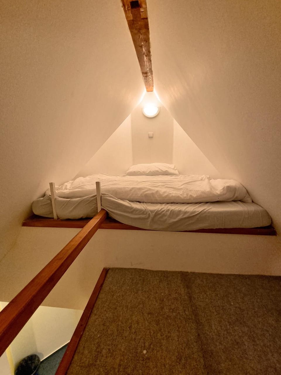 Cribs/infant beds, free WiFi, bed sheets