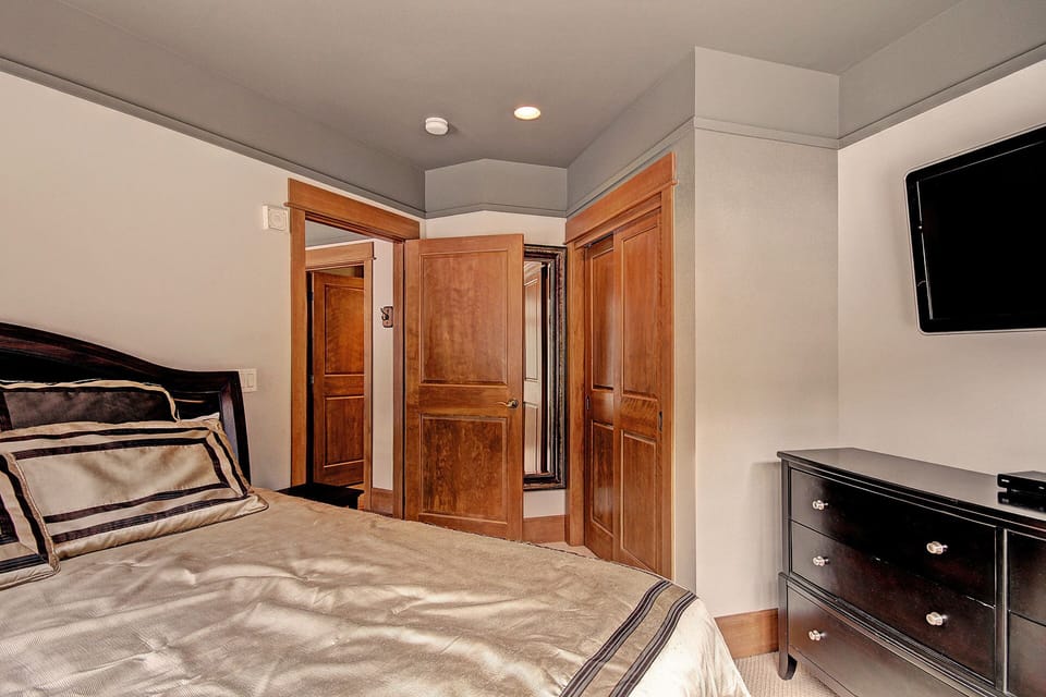 Condo, 2 Bedrooms | 2 bedrooms, desk, laptop workspace, free WiFi