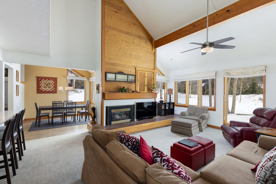 Condo, 2 Bedrooms | Living area | TV, MP3 dock