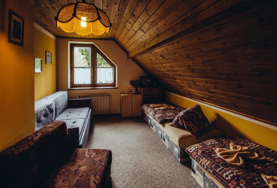 Apartment, 3 Bedrooms, Kitchenette | Cribs/infant beds, free WiFi, bed sheets