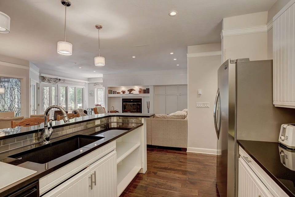 Condo, 2 Bedrooms | Private kitchen | Fridge, microwave, oven, stovetop