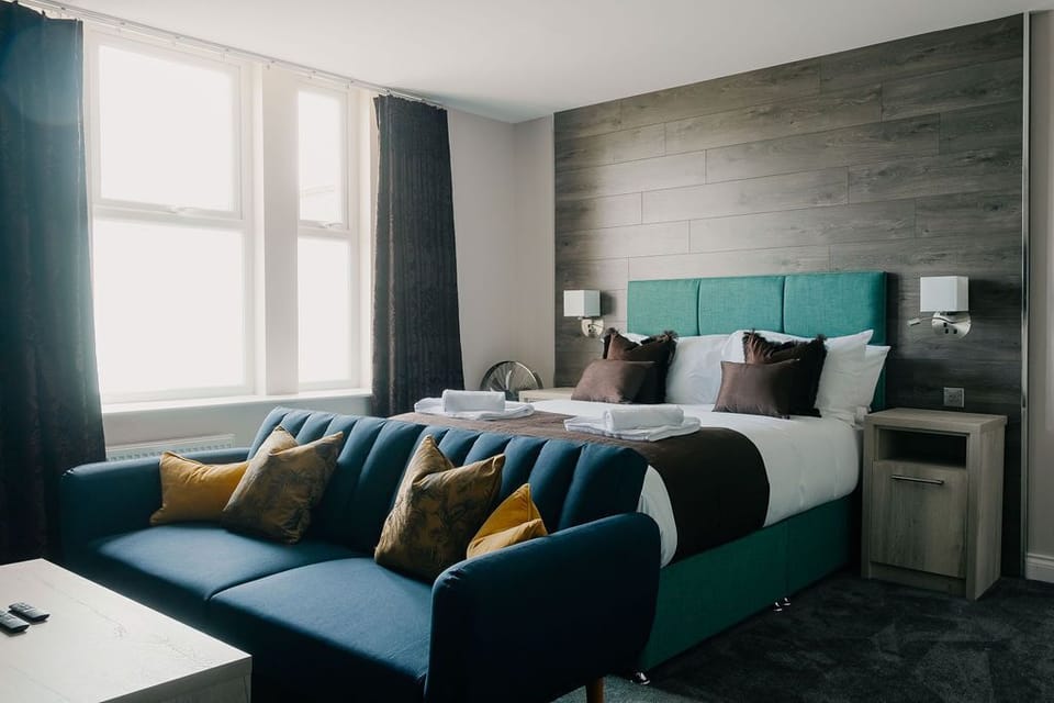 Superior Studio, 1 King Bed with Sofa bed | Desk, blackout drapes, iron/ironing board, free WiFi