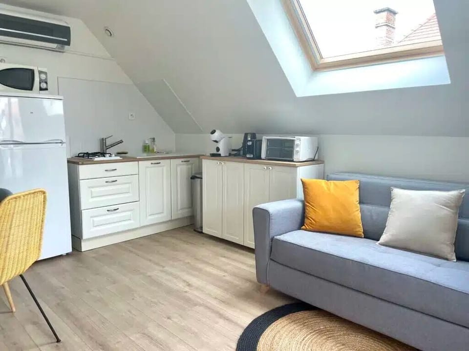Classic Cottage, Balcony, Pool View | Private kitchen | Espresso maker, coffee/tea maker, electric kettle, highchair