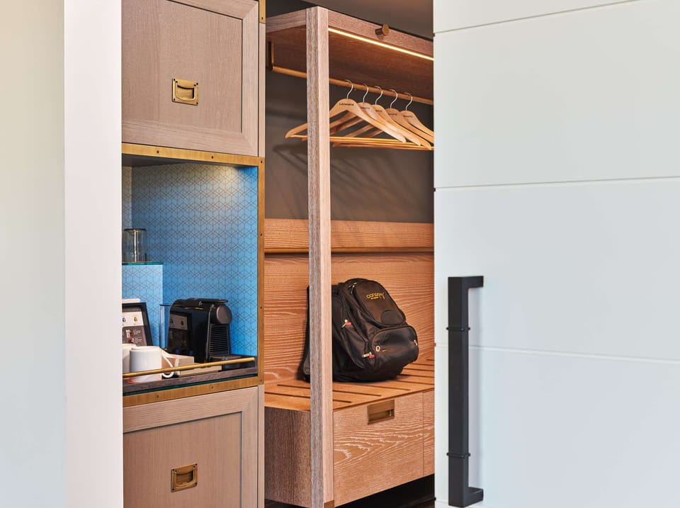 Premium bedding, in-room safe, desk, laptop workspace